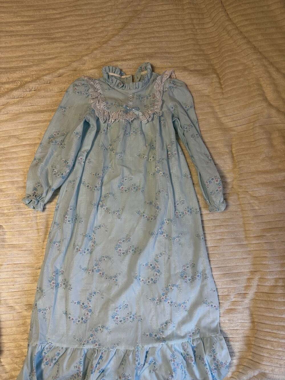 Vintage 70s Hilda Hawaii Blue Floral Lace Collar Muumuu Prairie Nightgown Dress